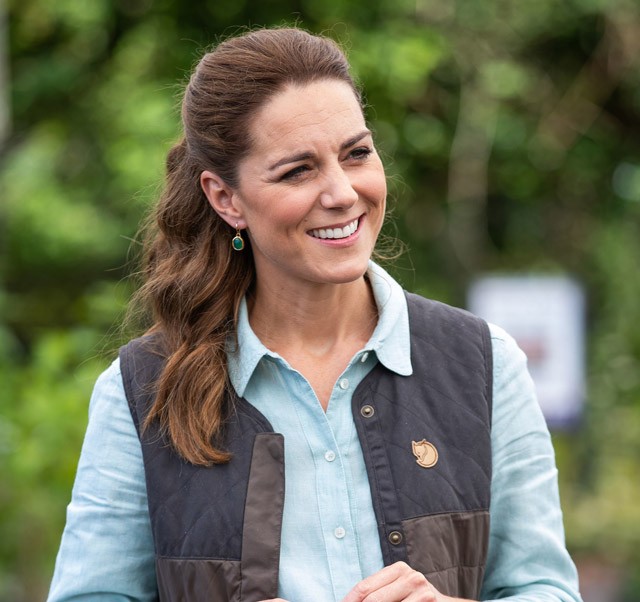 Végre! Katalin hercegné egy őrülten menő szafaris szettben tért vissza