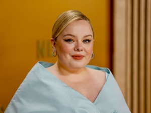 Ő Nicola Coughlan 13 évvel fiatalabb párja, a Bridgerton sztárja ennél szerelmesebb nem is lehetne