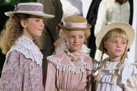 Váratlan utazás (1990-1996) Bármikor újra tudnánk nézni, a 7 évados sorozat a múlt század elejének kanadai kisvárosát mutatja be, no és a Hetty néni gyámsága alá kerülő Sara kamaszéveit. Megmagyarázhatatlanul szórakoztató!