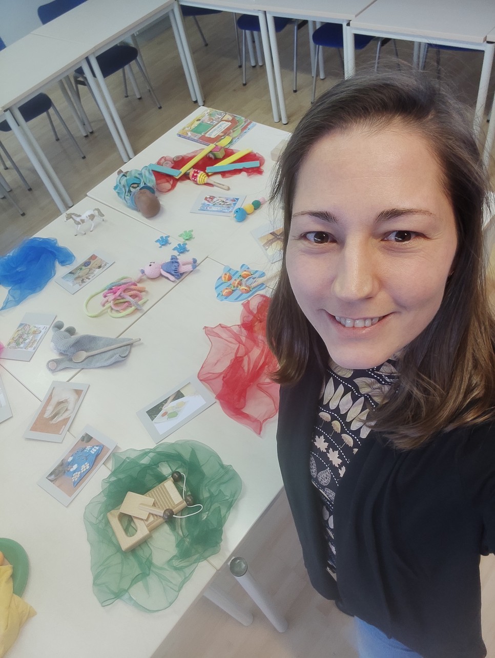 Batancs Enikő célja, hogy megismertesse a demokratikus módszereket az óvodapedagógusokkal és családokkal, valamint támogatja a gyermekek önállóságát.