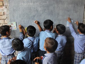 Börtönóvodák nyíltak Indiában, ahol az őrök és a fogvatartottak gyermekei együtt tanulnak és játszanak