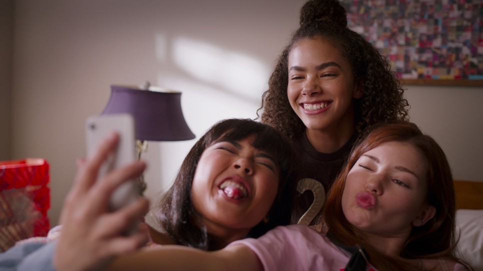 Nagyon stresszes, de irtó jó sorozat: Ginny & Georgia