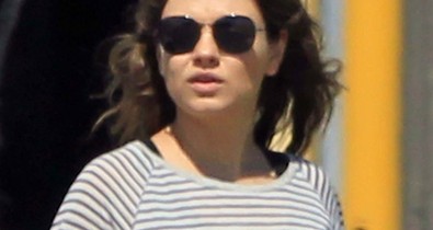 Már ilyen nagy Mila Kunis pocakja!