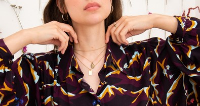 Saját emlékek, magyar ékességek: Tomcsányi Dóri textiljei egyedülállóak a hazai divatvilágban