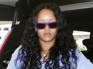 Hű, milyen rémes Rihanna plüss kezeslábasa