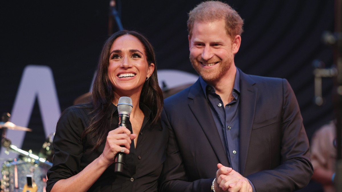 Ezért költözhet vissza Harry herceg és Meghan Markle Angliába, fontos ok állhat a hátterében