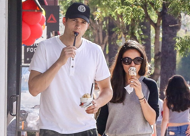 ashton kutcher, mila kunis, gyerek, fagyizás, cuki