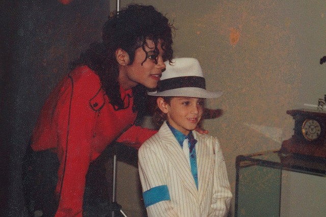 Neverland elhagyása