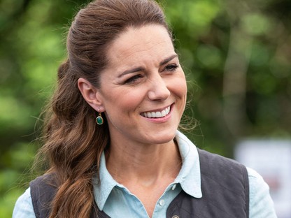 Végre! Katalin hercegné egy őrülten menő szafaris szettben tért vissza