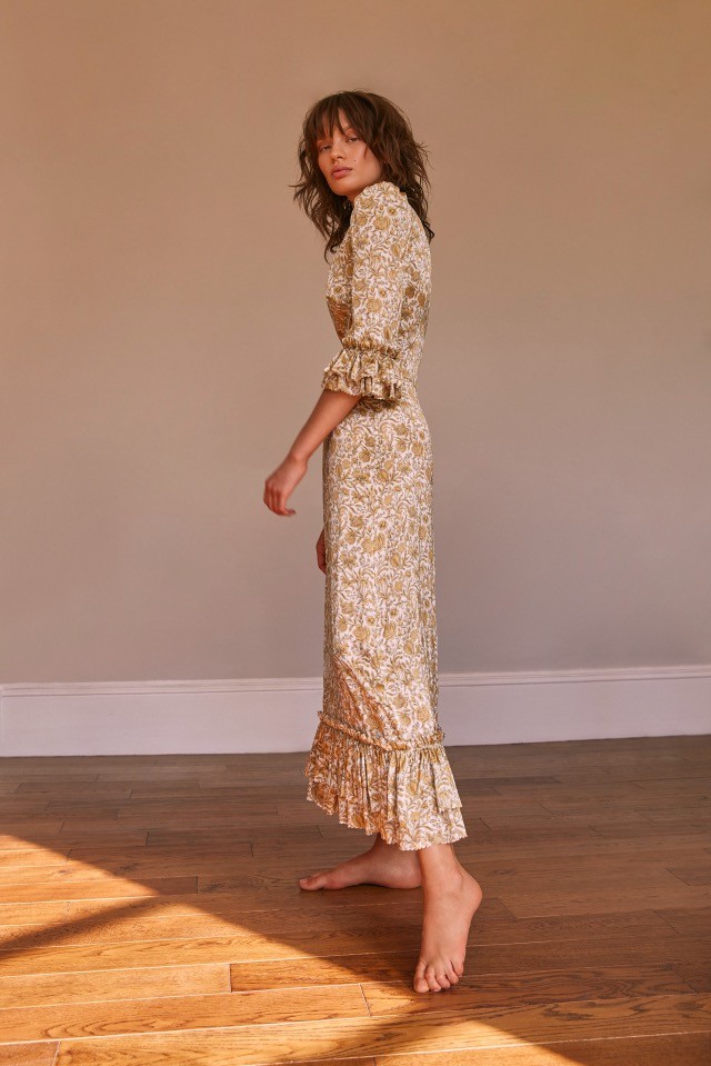 Virágos maxiruha THE VAMPIRE`S WIFE