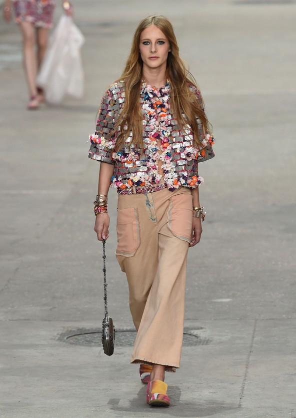 Karl Lagerfeld feminista felvonulása nem sikerült valami jóra