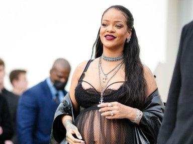 Rihanna, a babaváró szettek koronázatlan királynője