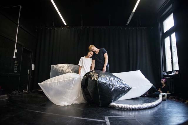 Rendhagyó színházi előadást rendezett Eke Angéla