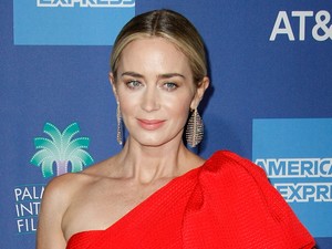 Emily Blunt a tűz királynőjeként lépett a vörös szőnyegre