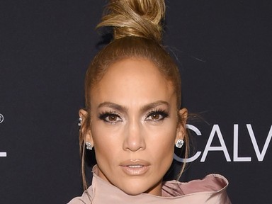 Szörnyű: Jennifer Lopez tangája TELJESEN kilátszott, ráadásul direkt