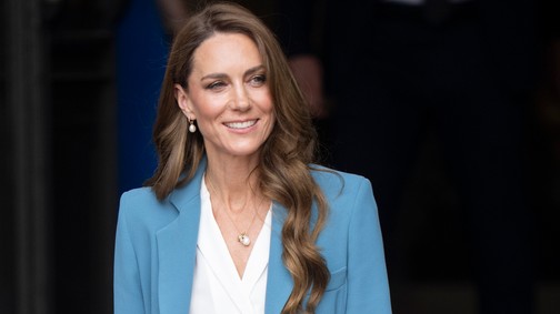 Katalin hercegné pöttyös ruhája mag az álom, mintha Diana hercegnét látnánk