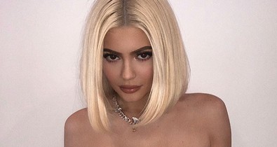 Kylie Jenner kezeslábasa meglepően olcsó és igazi őszi alapdarab lehet