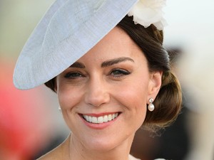 Kate Middleton három olyan szettet is viselt az elmúlt 24 órában, hogy eldobod az agyad