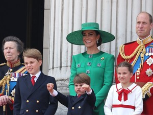 Lajos herceg ismét hozta a formáját, és rommá cukiskodta Károly király születésnapi ceremóniáját
