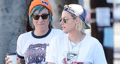 Régi-új barátnőjével csókolózik Kristen Stewart