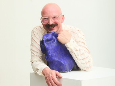 Budapest is sokat alakított a stílusán, de csúcspillanatokból merít inkább ihletet a magyar származású keramikus művész, Simon Holpert