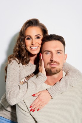 Sydney és Benjámin egy Balaton-parti kikötőben mondták ki a boldogító igent - Sydney: Pulóver POLO BY RALPH LAUREN – Van Graaf - Benjámin: Pulóver COS