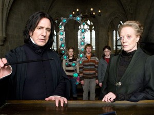 89 éves korában elhunyt Maggie Smith, a Harry Potter-filmek McGalagony professzora