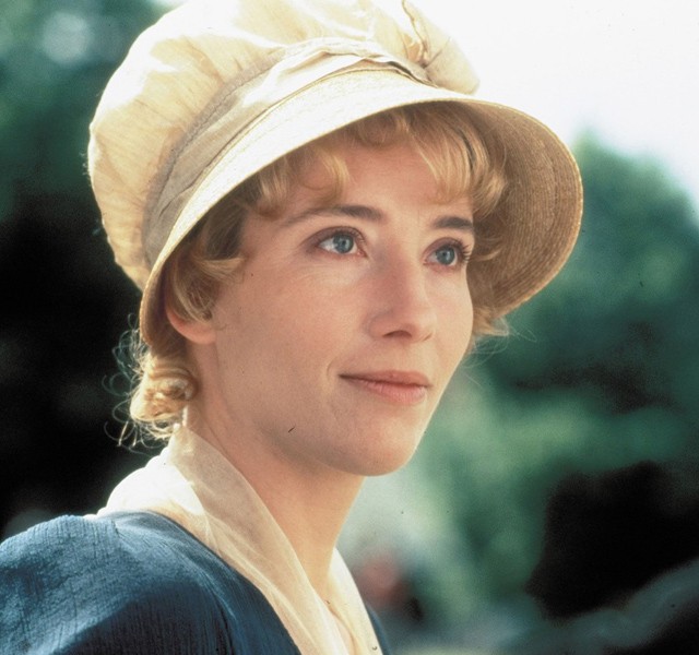 Az Ang Lee által rendezett 1995-ös Értelem és érzelem hála a parádés szereposztásnak, azonnal klasszikus lett, Emma Thompson számára pedig mi lehetett volna nagyobb bók annál, hogy 35 évesen kapta meg az eredeti regény szerint mindössze 19 éves Elinor Dashwood szerepét!?