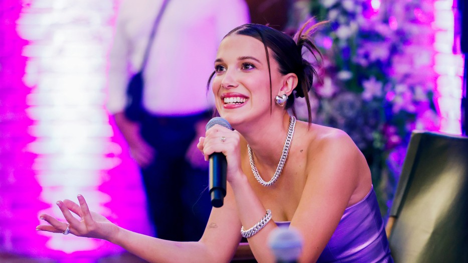 Millie Bobby Brown címlapfotója valami elképesztően gyönyörű