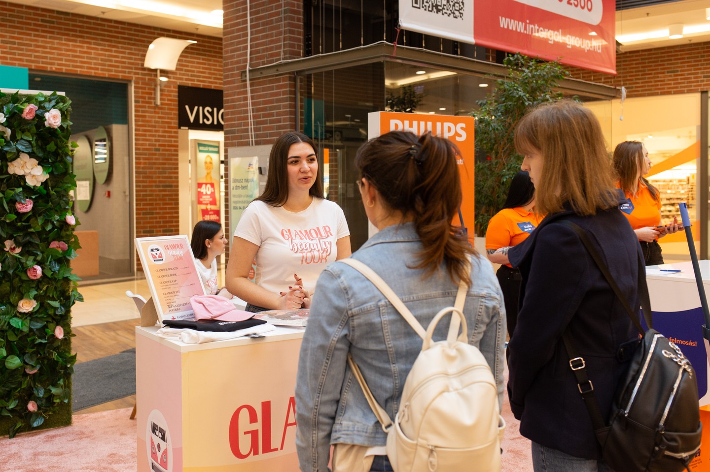 Ne hagyd ki a lakóhelyedhez közeli állomást a dm X GLAMOUR Beautytour-on! Igazi élmény, énidő, vidd a barátnődet, Édesanyádat, lányodat is!