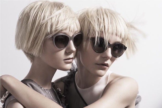 Juliette Fazekas és Dorothea Barth Jorgesen a Vera Wang nyári kampányában