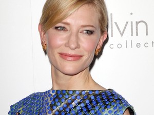 230 millióért pózol a színésznő