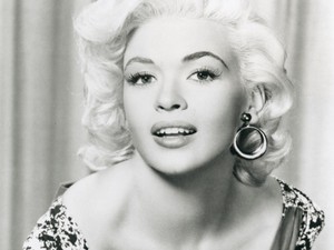 Forró - 100 év legemlékezetesebb dekoltázsai