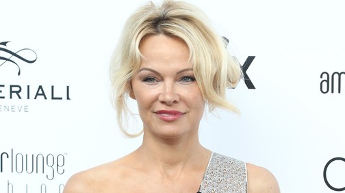 Pamela Anderson dekoltázsától nem tudsz hova nézni