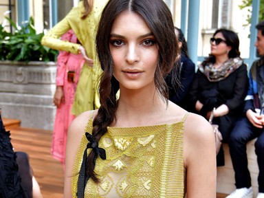 Emily Ratajkowski megőrült! Mi ez a hajszín?