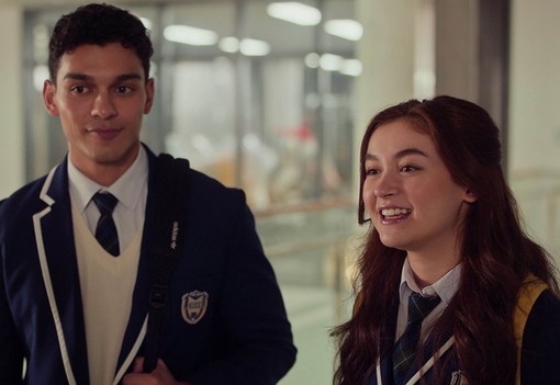 Ennyi idősek a való életben a Puszi: Kitty című Netflix-sorozat színészei