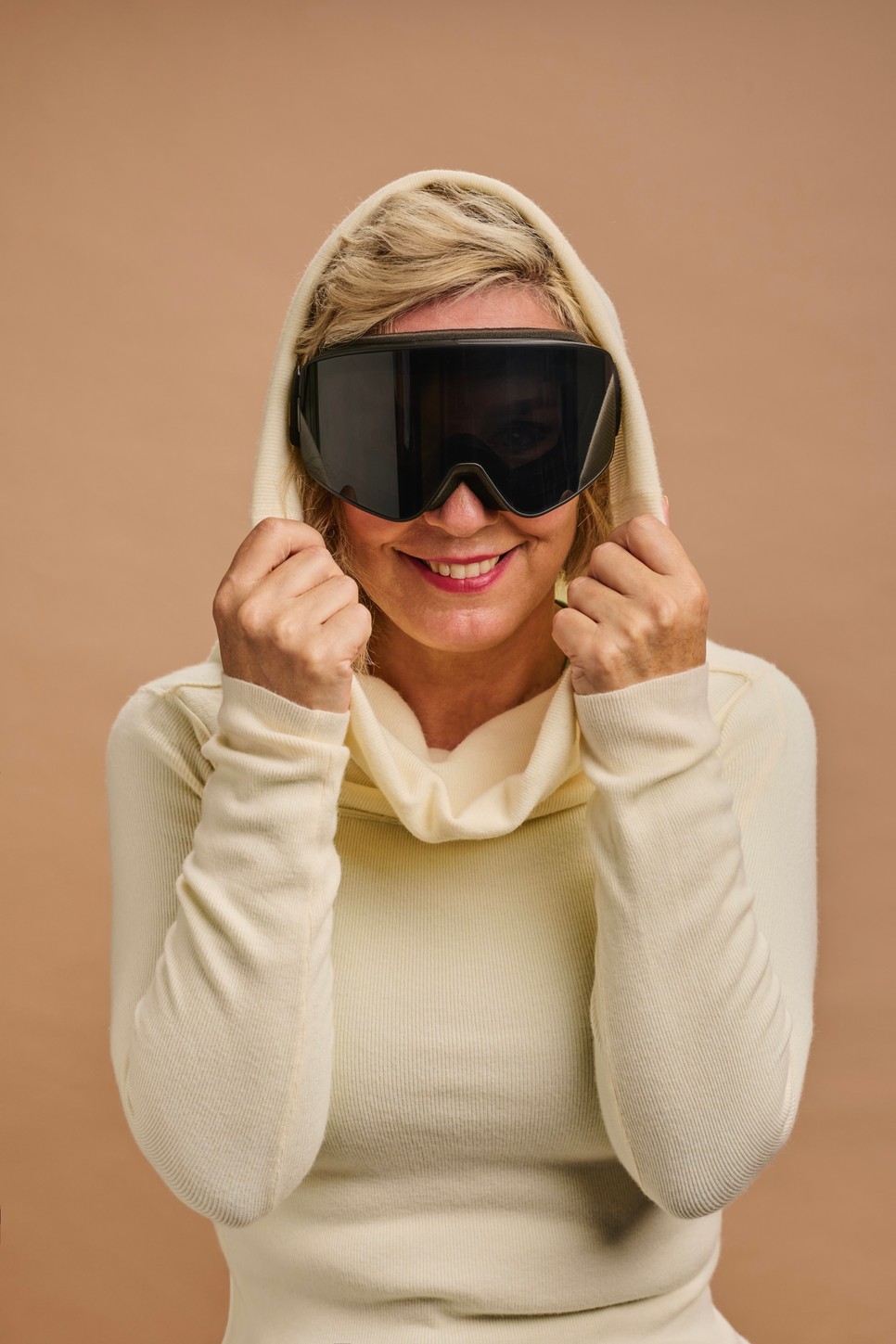 Crullé Goggles téli sportszemüveg az Alensa kínálatából, amely hatékony UV-védelemmel, páramentes kialakítással és modern dizájnnal ideális választás síeléshez és téli szabadtéri sportokhoz