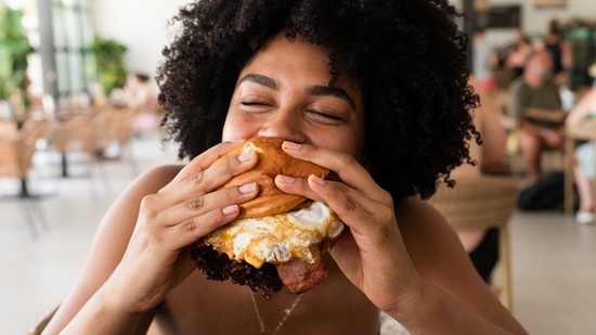 5 élelmiszer, ami károsíthatja az agyműködésedet a neurológus szerint