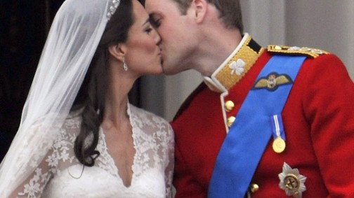 Emlékszel rá? Így néz ki most a morcos virághintő kislány Kate Middleton és Vilmos esküvőjéről