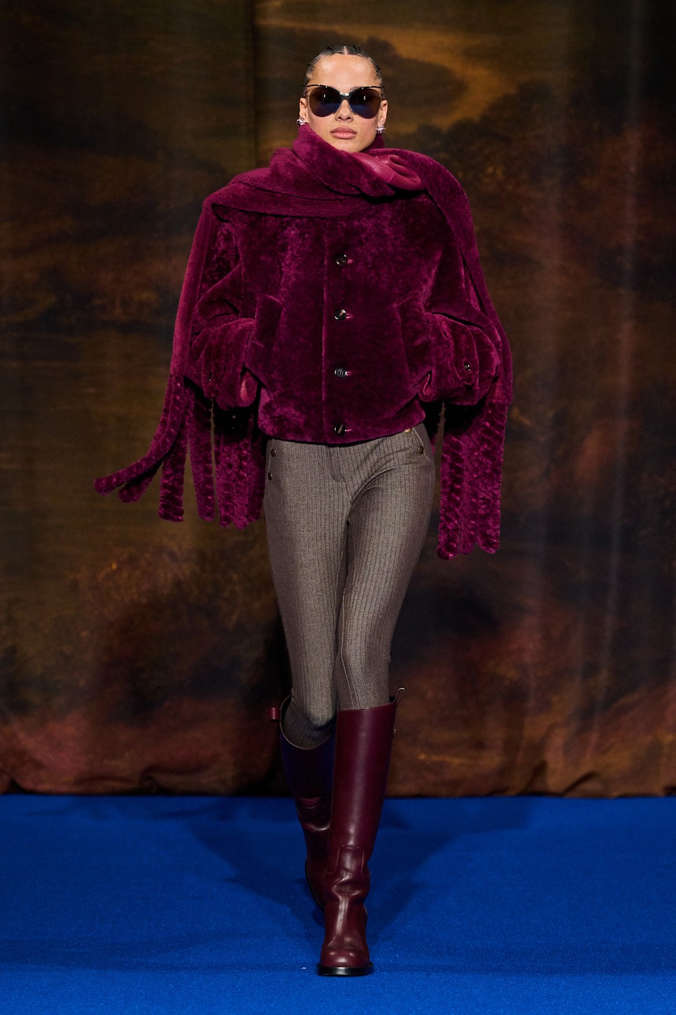 Ki lehetne nagyobb ikon a lovagló csizma stílusban, mint a Burberry?