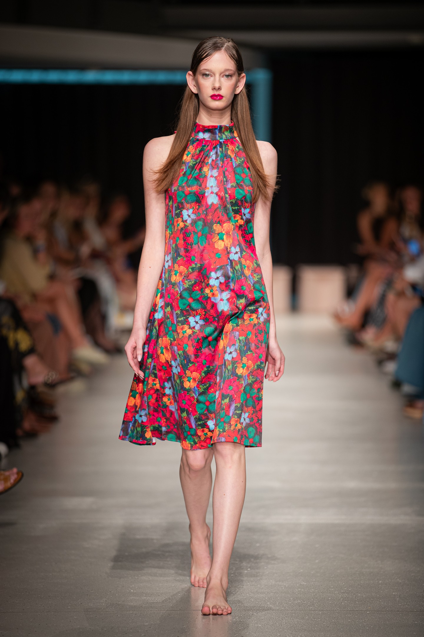 Romani Design 2025 tavasz-nyár kollekciójának bemutatója a BCEFW divathéten