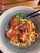 A Shodo Udon Lab nevű fúziós étteremben nem szabad kihagyni a Karage Carbonara-t