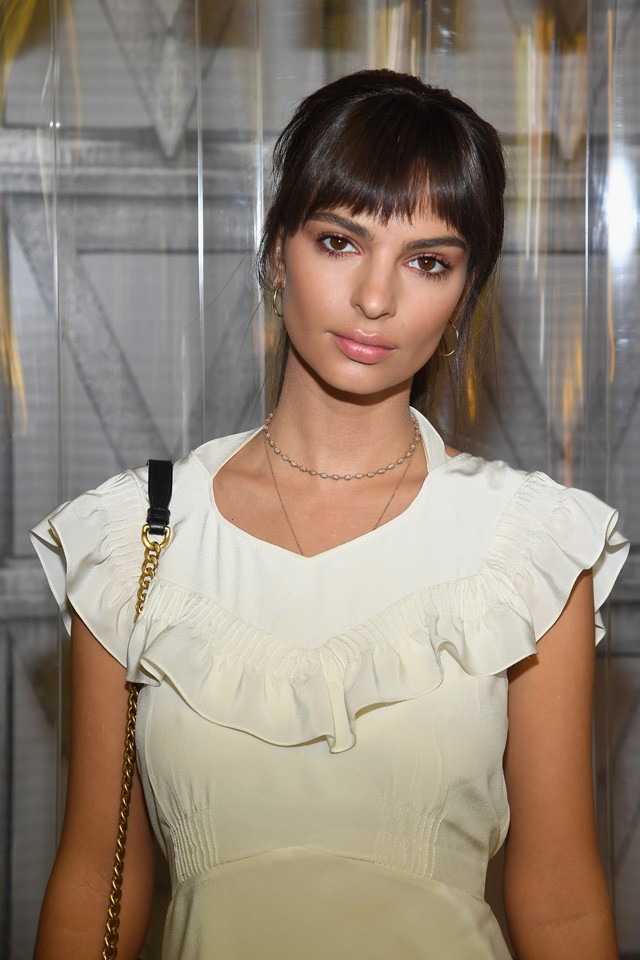 Emily Ratajkowskit alig ismerjük fel mellvillantás nélkül