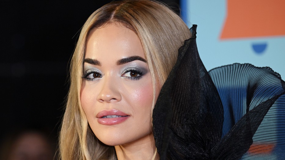 Rita Ora megint felszabadította a testét