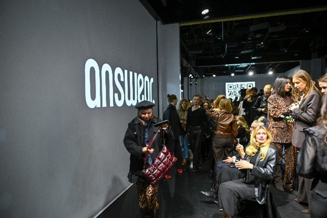 A show rendezője Kasia Sokołowska, a több mint 25 év szakmai tapasztalattal bíró lengyel divatrendező és koreográfus. 