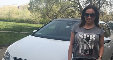 Bús Edina ilyen szettben utazik