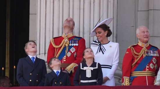 Tündéri videó terjed Lajos hercegről, megint ellopta a show-t