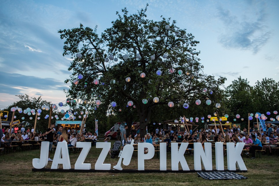 Piknikezik a gourmet közönség! Augusztus első hétvégéjén itt a 10. Paloznaki Jazzpiknik!