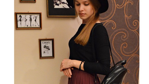 Képzőművész lesz a modellből!