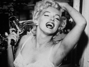 Így szárítsd a hajad a hajtípusodnak megfelelően